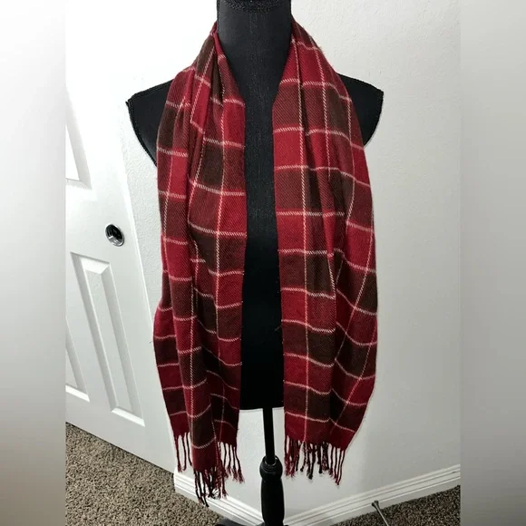 Winter Scarf Bundle Aeropostale Red Tassel Wrap Scarf & Old Navy Brown Infinity Aeropostale | Accessories | Nwt Aeropostale  main image 4